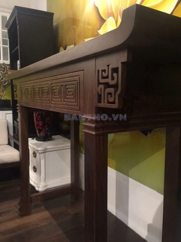 và sản xuất. KTS nội thất MoreHome cung cấp dịch vụ sản xuất và thi công lắp đặt các bàn thờ gỗ óc chó cao cấp. Quý khách có thể tham khảo các mẫu bàn thờ được KTS nội thất MoreHome thiết kế và sản xuất.